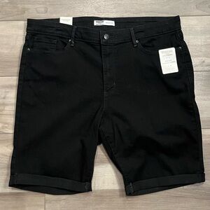 Levi Strauss Black Midrise Bermuda Shorts size 18 & 20